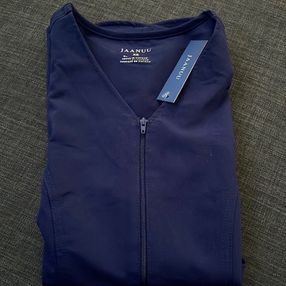 Jaanuu scrub New with tags, size XS - Picture 2 of 2